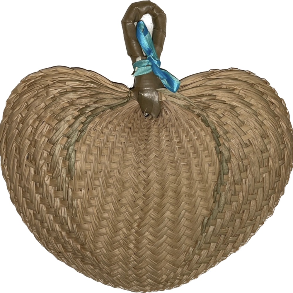 SET OF 4  Brand NEW WICKER HAND FANS With Detachable BLUE RIBBONS - Picture 5 of 10